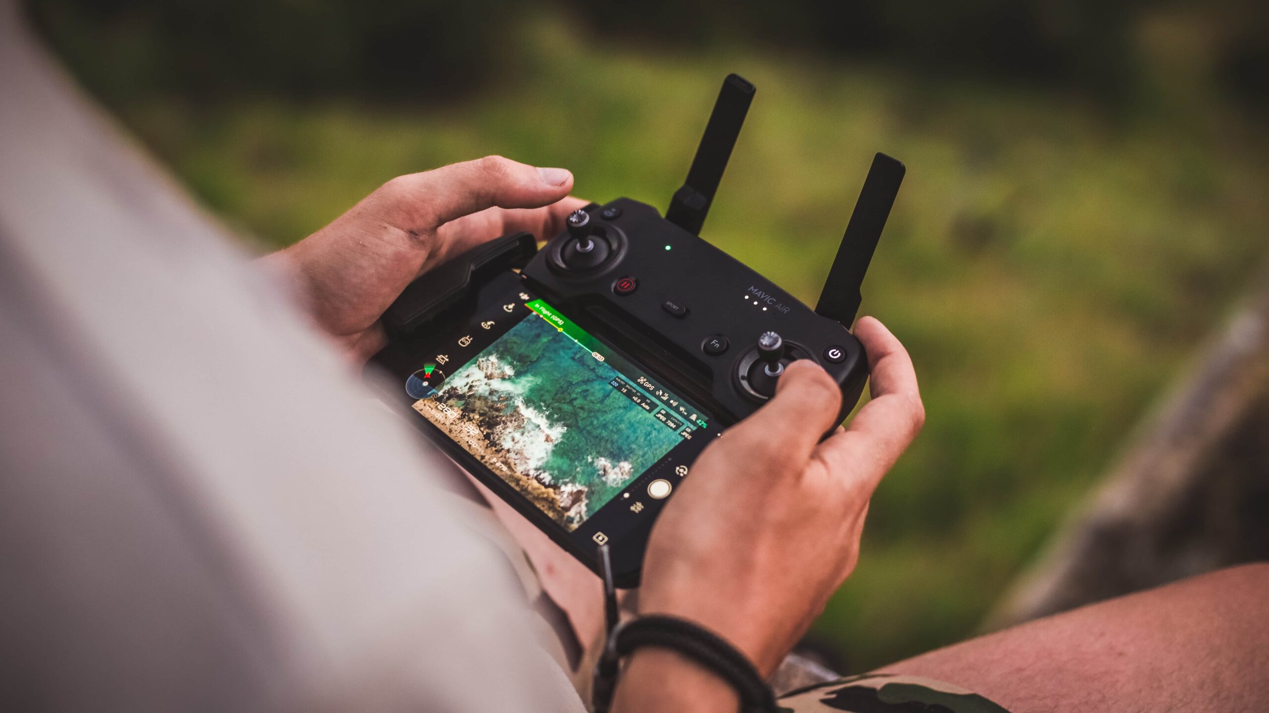Les 5 meilleurs drones suiveurs : tracking mode activé